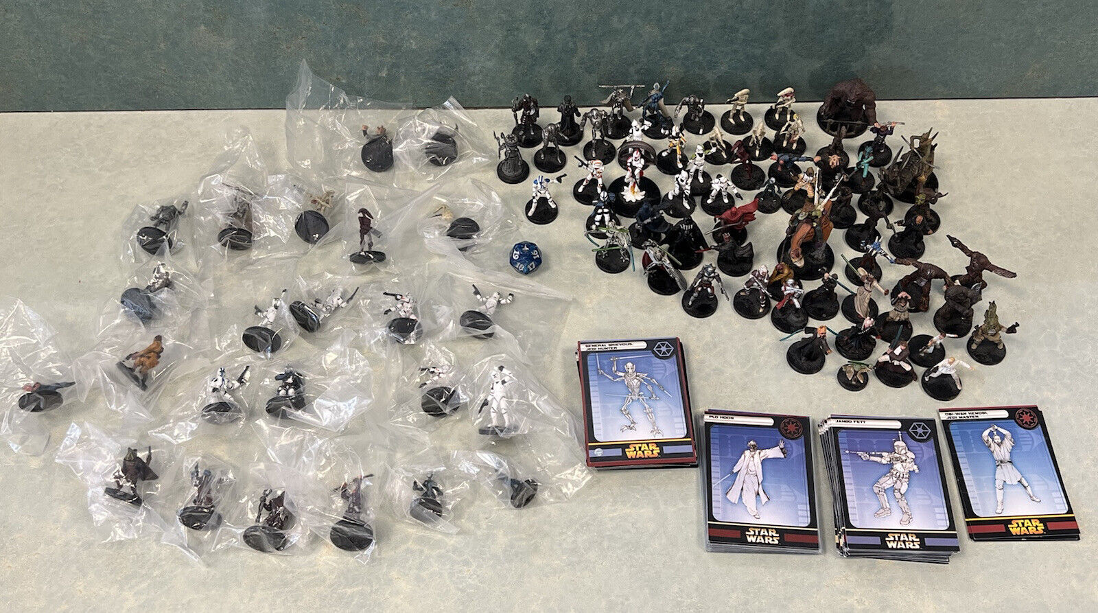 Star Wars Miniature Lot + Cards Republic, Earth Maul, Jedi, Clones, Rare